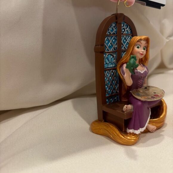 Disney Store Artist Sketchbook Tangled Princess Rapunzel Figurine Ornament NWT - Picture 4 of 7